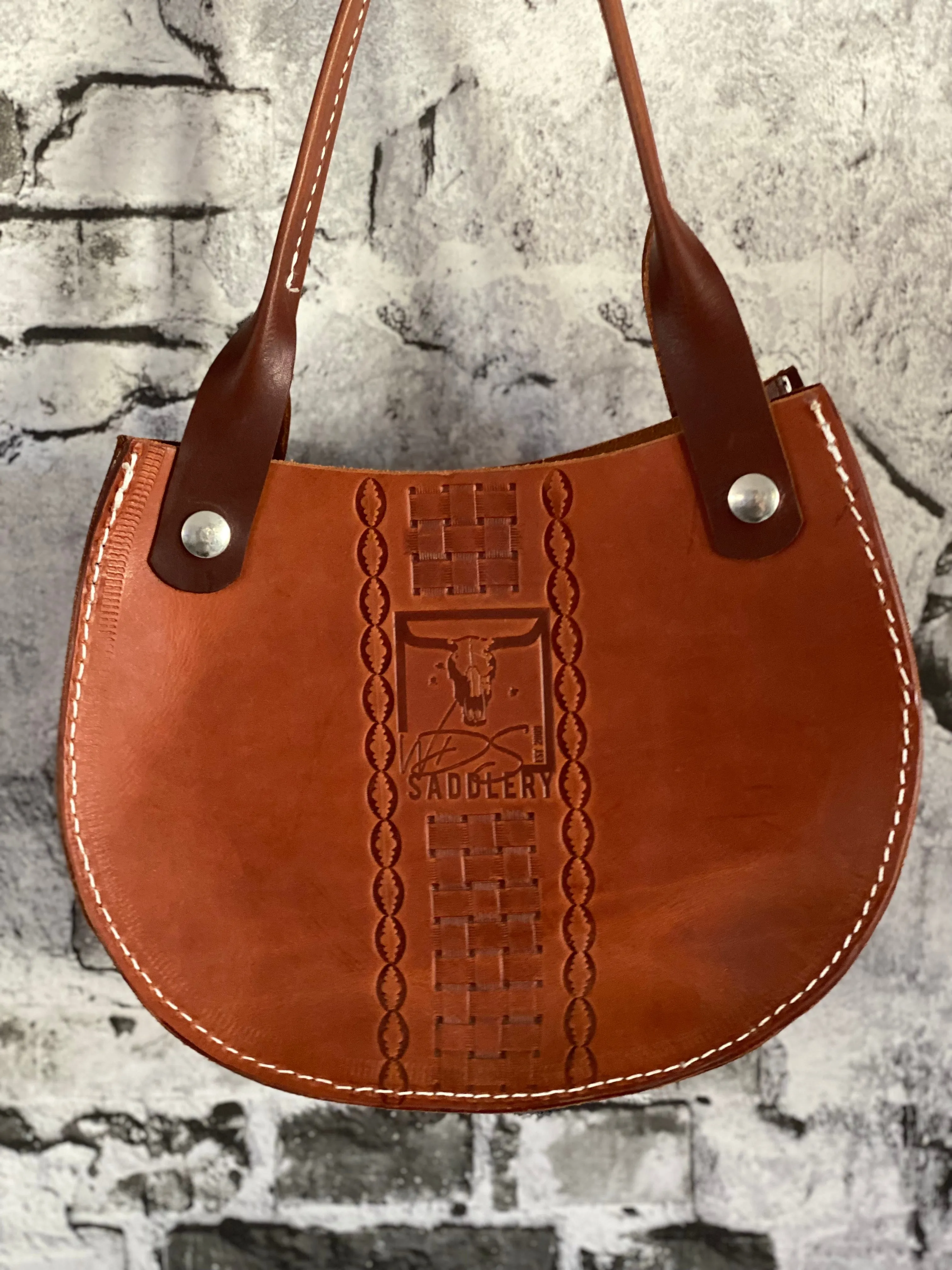 Leather shoulder handbag