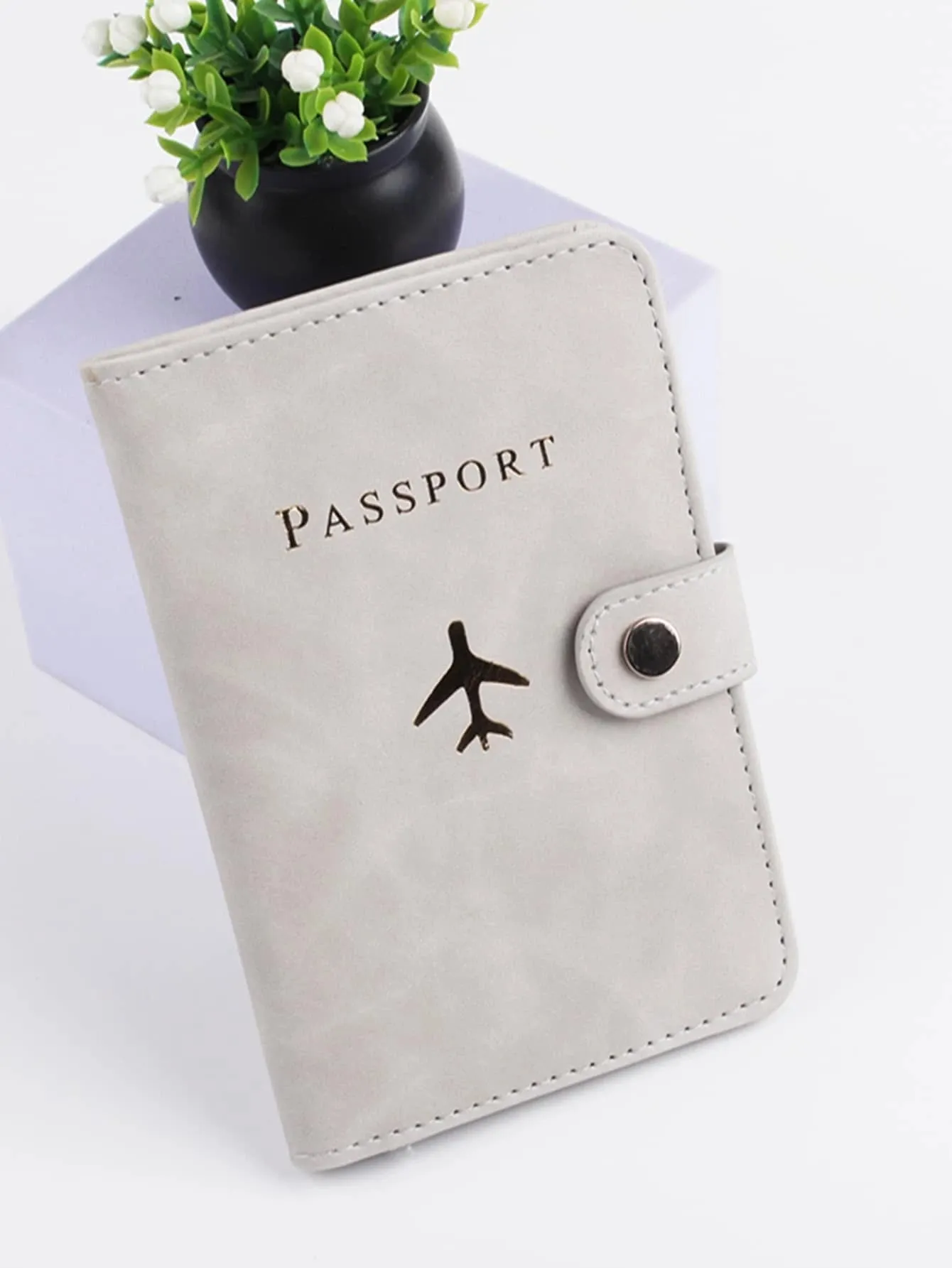 Shein Airplane & Letter Graphic Passport Case